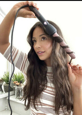 a women taking care of her hair- do'd and don'ts for hair care at home